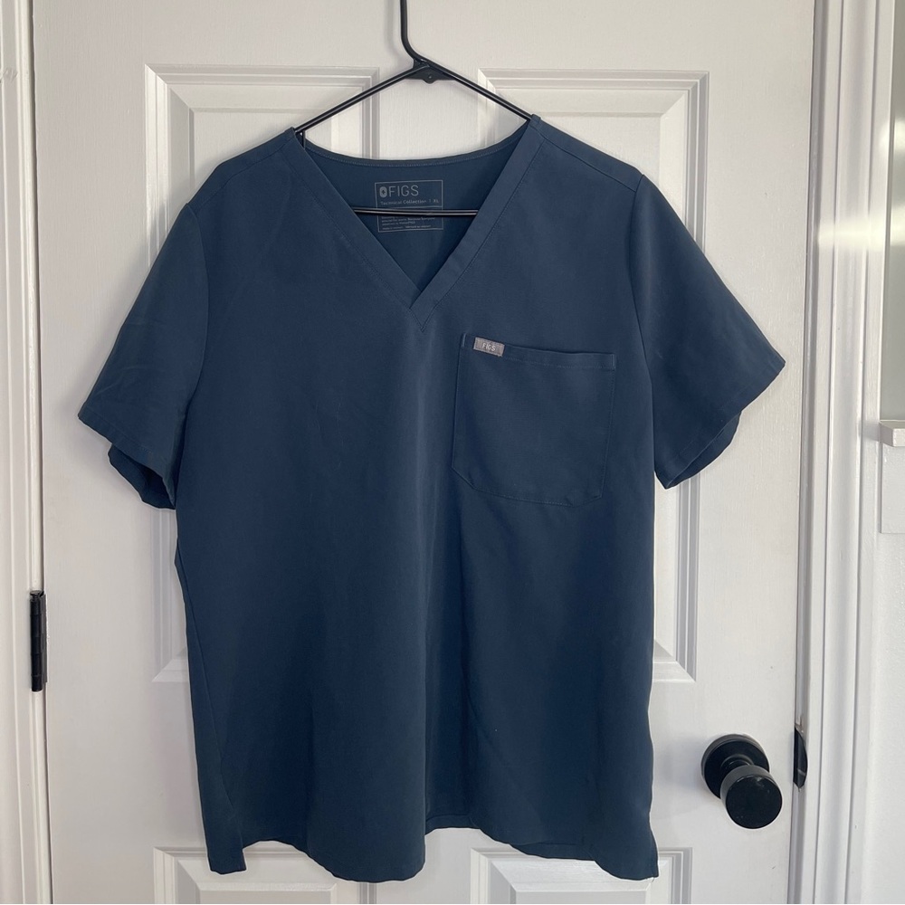 FIGS Dark Grey Scrub Top & Jogger Bottoms Set